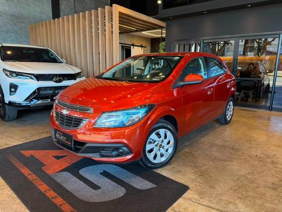 CHEVROLET ONIX 1.4 MPFI LT 8V FLEX 4P MANUAL CHEVROLET ONIX 1.4 MPFI LT 8V FLEX 4P MANUAL